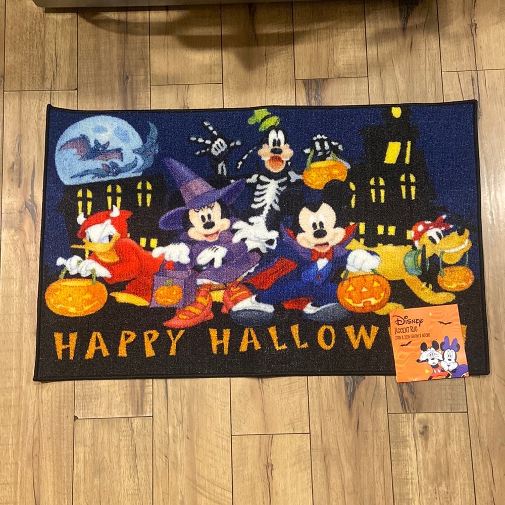 Mickey & friends Halloween accent rug